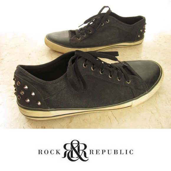 the rock tennis shoes
